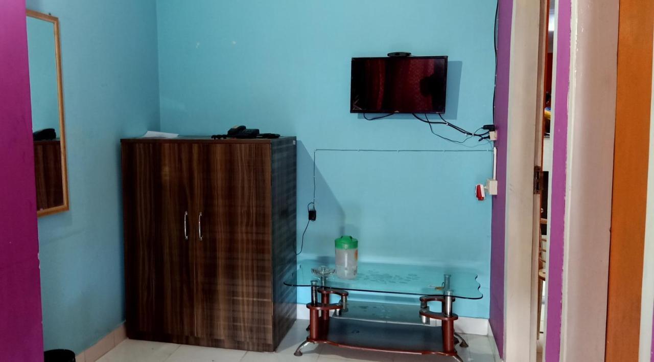 Hotel Lg Towers Guwahati Esterno foto