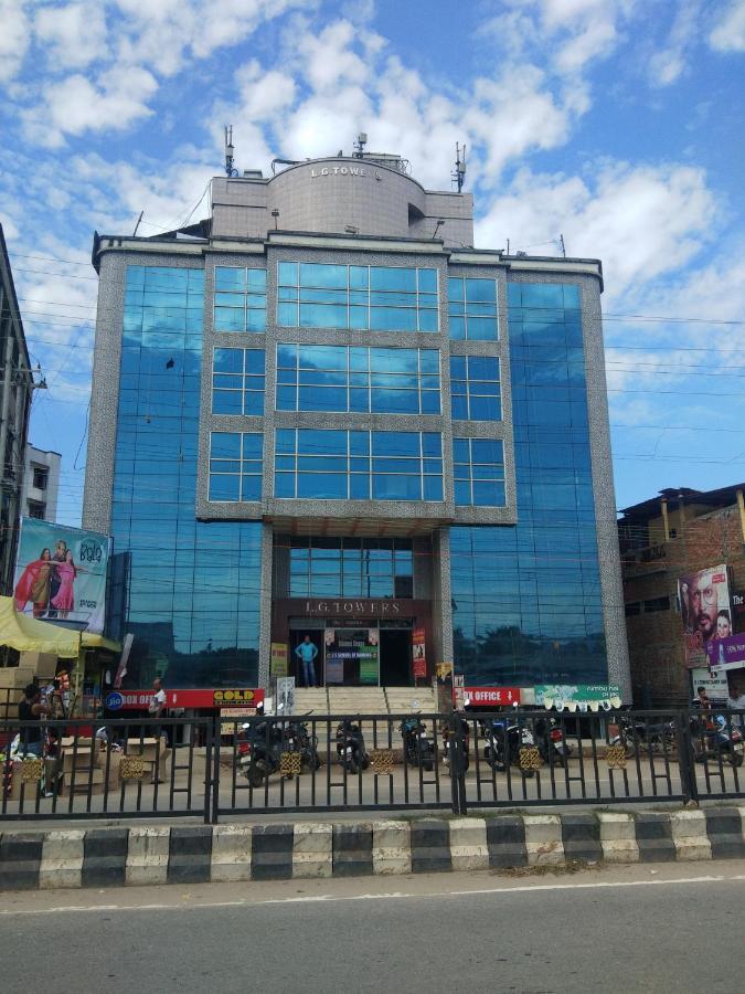 Hotel Lg Towers Guwahati Esterno foto