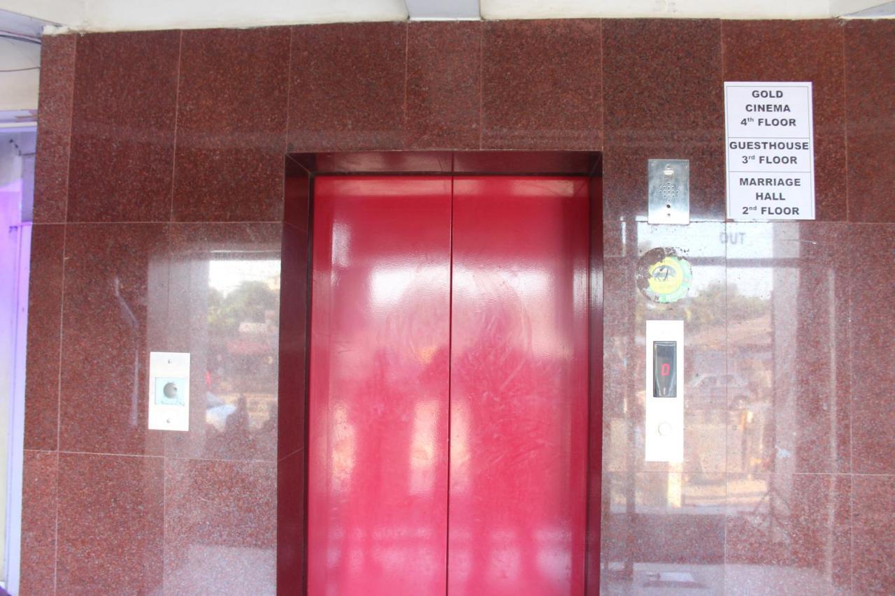 Hotel Lg Towers Guwahati Esterno foto