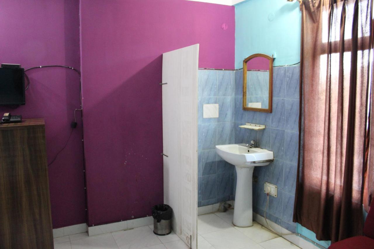 Hotel Lg Towers Guwahati Esterno foto